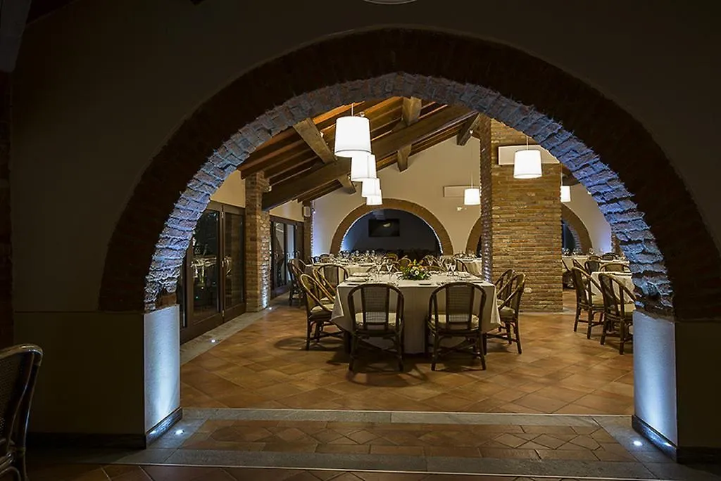 Hotel Sesmones Лоди