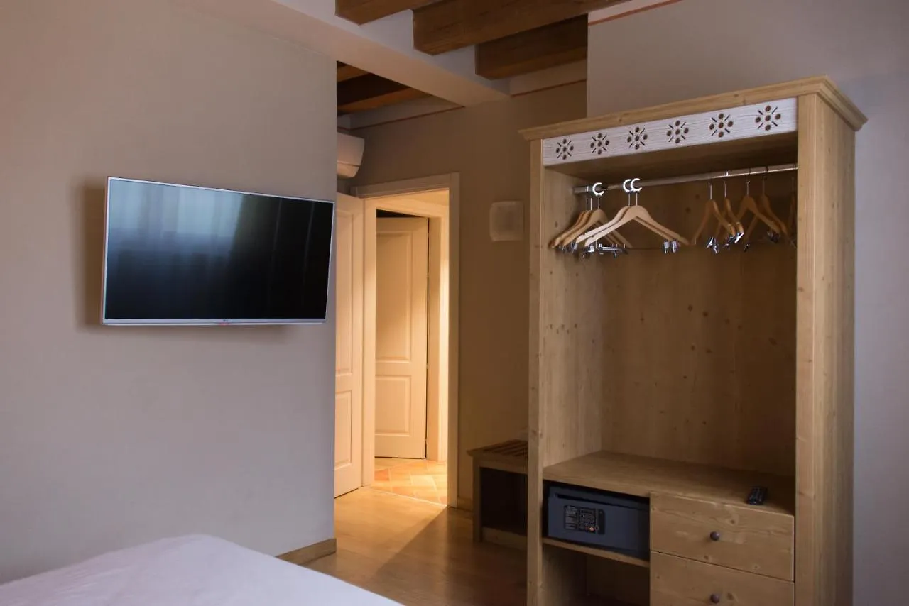 Hotel Sesmones Cornegliano Laudense 3*, Lodi Italy